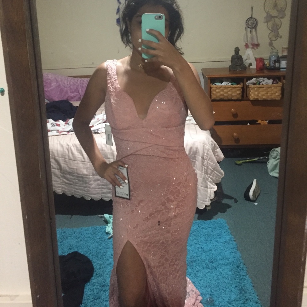 Lace pink prom dress!